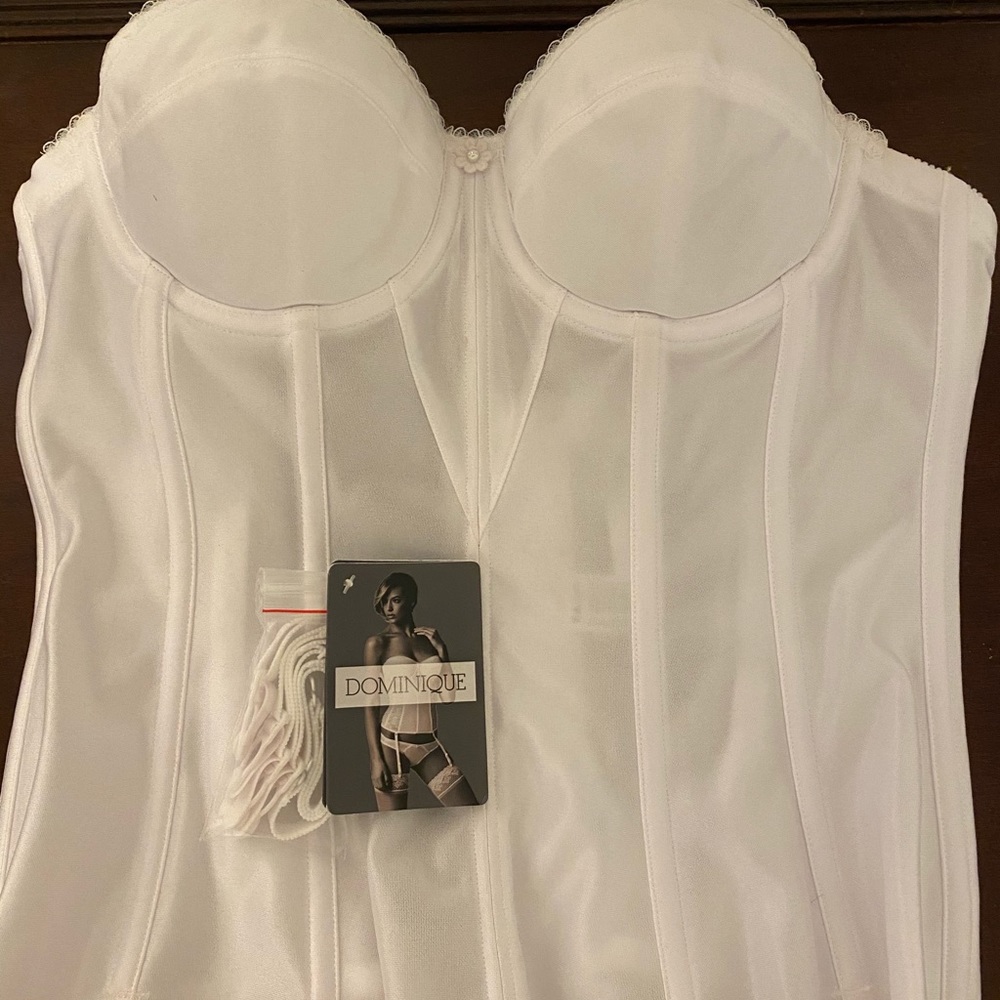 36A Dominique longline torsolette